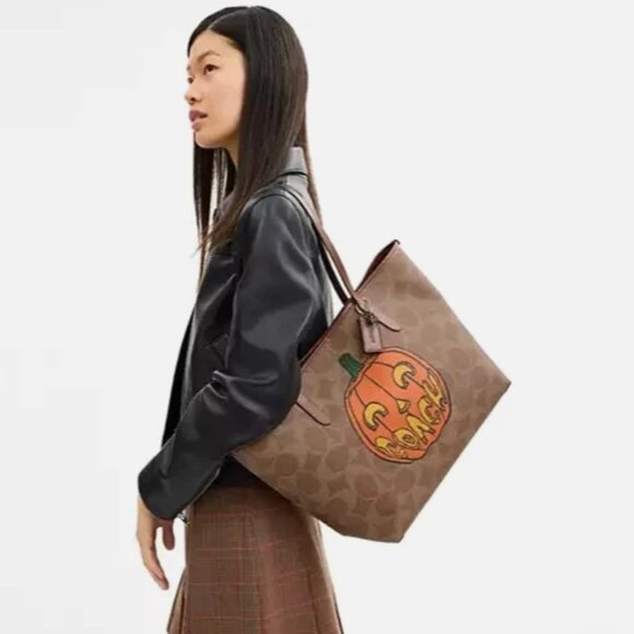 New Coach CCE70 City Tote Bag in Signature Canvas with Halloween Print - Picture 2 of 4